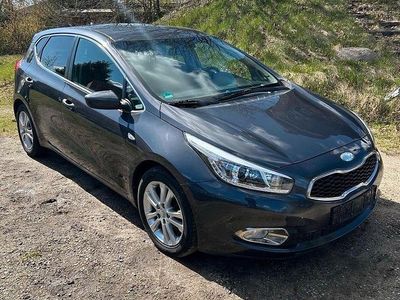 Gebraucht Kia Ceed 99 PS (72 kW) 2013 Grau Kleinwagen