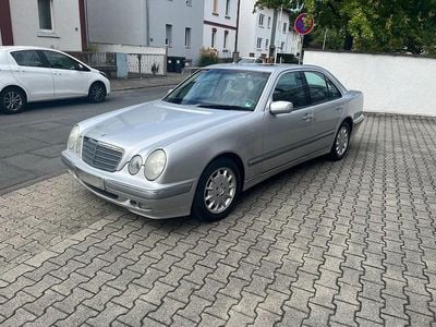 Mercedes E240
