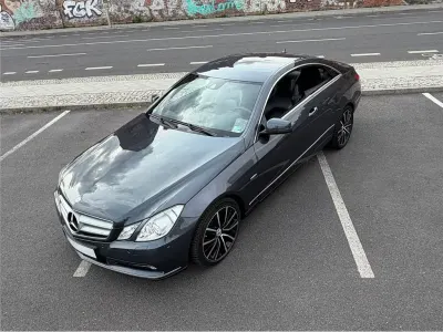 Gebraucht Mercedes E250 204 PS (150 kW) 2011 Grau Coupé