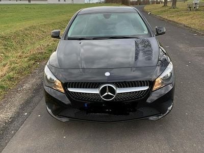 Schwarz Gebraucht 2016 Mercedes CLA180 Limousine | 9.900 € (Superpreis)
