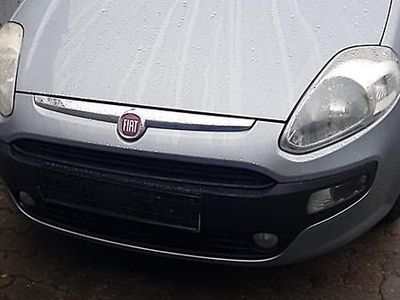 Gebraucht Fiat Punto 77 PS (56 kW) 2011 Grau Kleinwagen