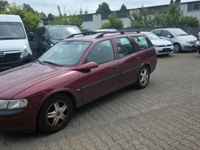 Gebraucht Opel Vectra 101 PS (74 kW) 1998 Violet Kombi
