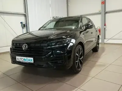 Second-hand VW Touareg R-line 462 CP (339 kW) 2023 Negru SUV