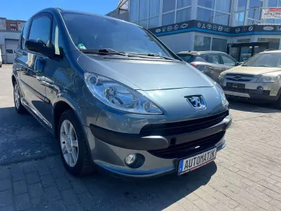 Gebraucht Peugeot 1007 Premium 109 PS (80 kW) 2005 Lackierung eisengrau/metallic Van / Kleinbus