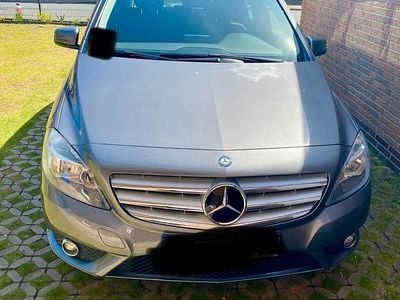 Gebraucht Mercedes B180 122 PS (89 kW) 2013 Grau Van / Kleinbus