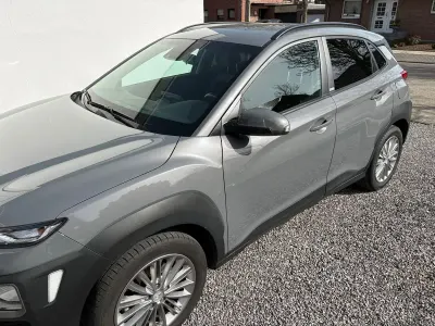 Käytetty Hyundai Kona Advantage 120 HP (88 kW) 2020 Harmaa Katumaasturi