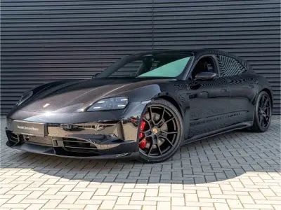 Neu Porsche Taycan GTS Sport Turismo Sport Turismo 514 kW (700 PS) 2026 Schwarz Kombi