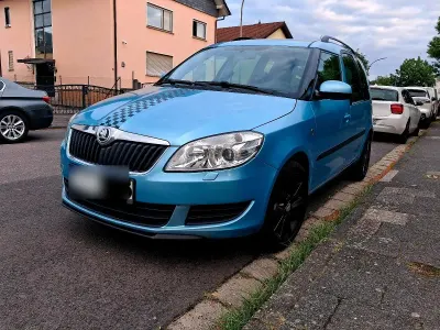 Gebraucht Skoda Roomster Fresh 75 PS (55 kW) 2014 Blau Van / Kleinbus