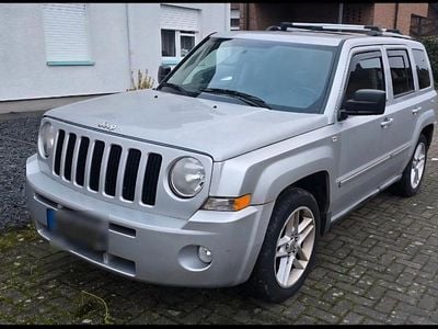 Gebraucht Jeep Patriot Overland 163 PS (119 kW) 2011 Silber SUV