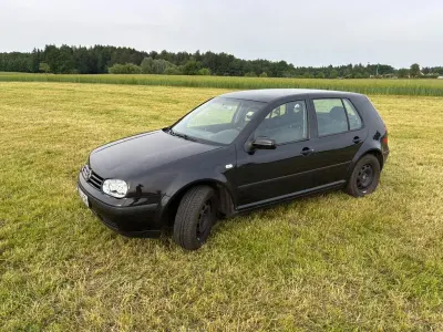 Używany VW Golf IV Ocean 101 KM (74 kW) 2003 Czarny Sedan/Limuzyna
