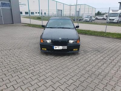 BMW 323 Compact