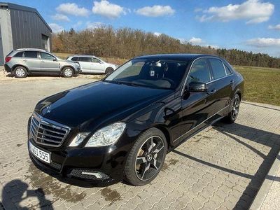 Gebraucht Mercedes E500 Avantgarde 387 PS (284 kW) 2010 Schwarz Limousine