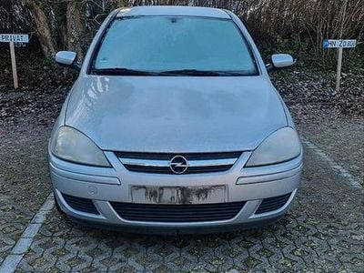 Grau Gebraucht 2004 Opel Corsa Kleinwagen | 1.800 € (Fairer Preis)