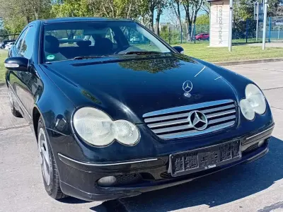 Gebraucht Mercedes 180 143 PS (105 kW) 2003 Schwarz Limousine