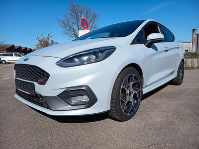 Begagnad Ford Fiesta ST 200 HK (147 kW) 2019 Silver Halvkombi