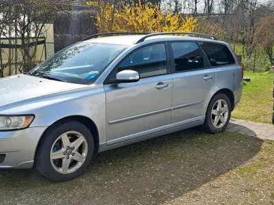 Usata Volvo V50 Momentum 136 CV (100 kW) 2007 Argento Station wagon