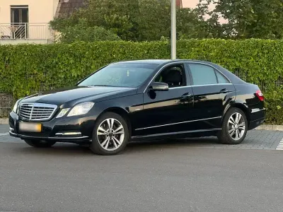 Gebraucht Mercedes E350 Elegance 265 PS (194 kW) 2011 Schwarz Limousine