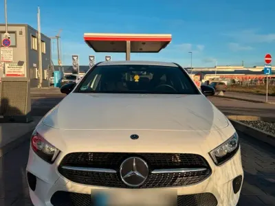 Gebraucht Mercedes A200 163 PS (119 kW) 2021 Weiß Kleinwagen