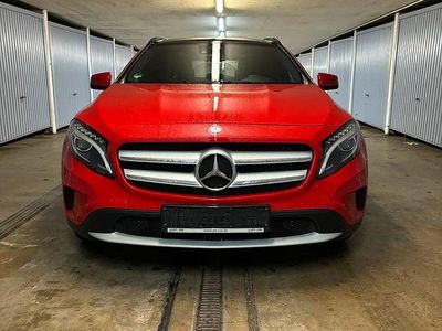 Gebraucht Mercedes GLA200 136 PS (100 kW) 2014 Rot SUV