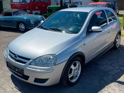 Gebraucht Opel Corsa Edition 80 PS (58 kW) 2005 Starsilber iii m2 Kleinwagen