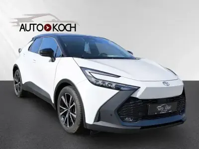 Gebraucht Toyota C-HR 140 PS (102 kW) 2025 Super white 2 (040)/ black (20 SUV