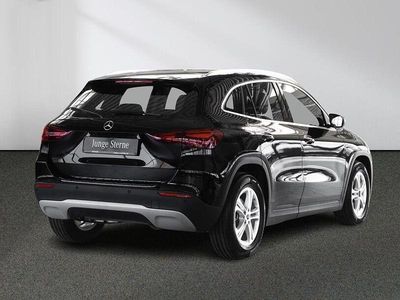 Second-hand Mercedes GLA200 Advanced 163 CP (119 kW) 2024 Negru SUV