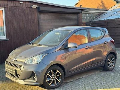 Grau Gebraucht 2018 Hyundai i10 Kleinwagen | 10.900 € (Fairer Preis)