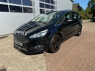 Gebraucht Ford S-MAX Titanium 150 PS (110 kW) 2017 Iridiumschwarz metallic Van / Kleinbus