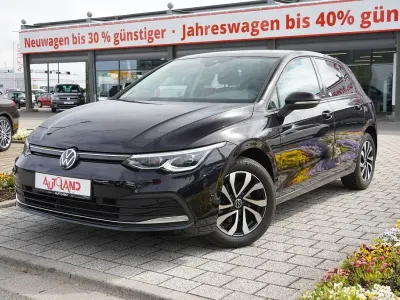 Second-hand VW Golf VIII Active 150 CP (110 kW) 2023 Negru Berlinǎ