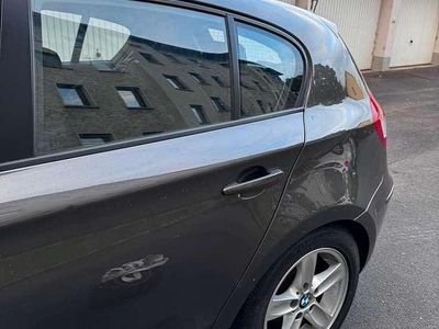Andere farben Gebraucht 2006 BMW 118 Kleinwagen | 4.000 € (Fairer Preis)