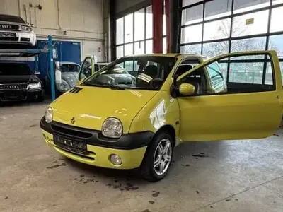 Gebraucht Renault Twingo Privilege 75 PS (55 kW) 2001 Gelb 306 Kleinwagen