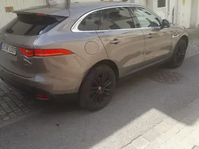 Gebraucht Jaguar F-Pace Prestige 179 PS (131 kW) 2017 Bronze SUV