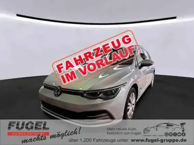 Gebraucht VW Golf VIII Life 131 PS (96 kW) 2023 Reflexsilber metallic Kombi