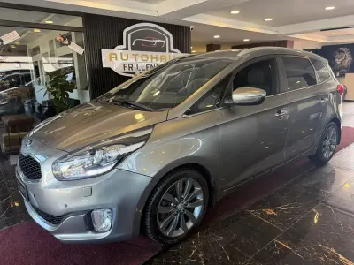 Gebraucht Kia Carens Vision 141 PS (103 kW) 2016 Silber Van / Kleinbus