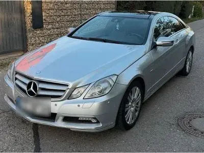 Gebraucht Mercedes E350 231 PS (169 kW) 2009 Silber Coupé