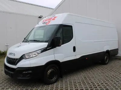 Second-hand Iveco Daily 155 CP (114 kW) 2020 Monovolum