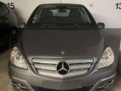 Gebraucht Mercedes B160 Sport Edition 95 PS (69 kW) 2010 Grau Van / Kleinbus