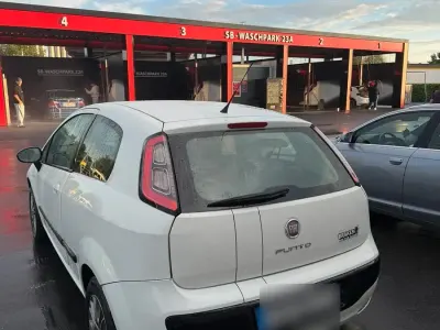 Gebraucht Fiat Punto 69 PS (50 kW) 2011 Weiß Kleinwagen