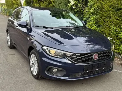 Usado Fiat Tipo Easy 120 CV (88 kW) 2017 Azul Berlina
