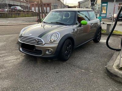 Grau Gebraucht 2014 Mini ONE Kleinwagen | 7.500 € (Fairer Preis)