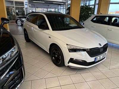 Weiß Gebraucht 2022 Skoda Scala Monte Carlo Kleinwagen | 21.499 € (Fairer Preis)