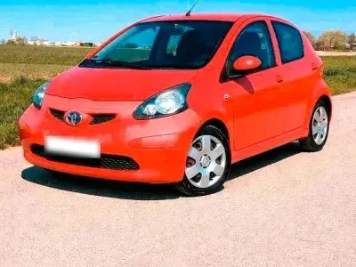 Gebraucht Toyota Aygo 69 PS (50 kW) 2006 Rot Kleinwagen