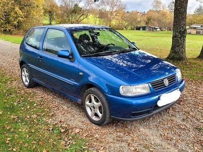 Gebraucht VW Polo 60 PS (44 kW) 1999 Blau Kleinwagen