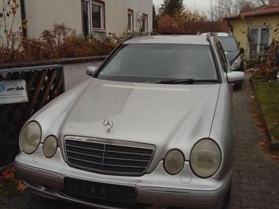 Mercedes E220