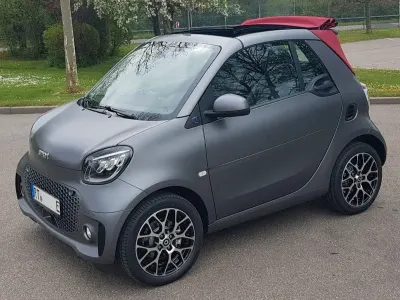 Używany Smart ForTwo Electric Drive Prime Exclusive 60 kW (82 KM) 2023 Szary Kabriolet