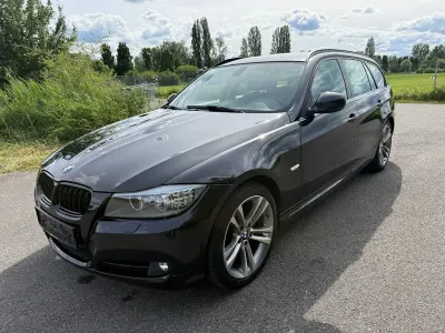 Gebraucht BMW 318 143 PS (105 kW) 2012 Schwarz Kombi