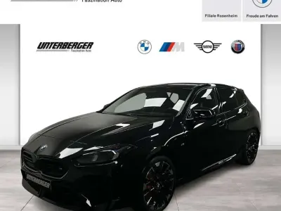 Neu BMW M135 M Sport 300 PS (220 kW) 2026 Black sapphire Kleinwagen