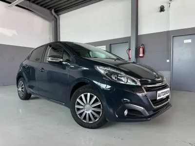 Gebraucht Peugeot 208 Style 82 PS (60 kW) 2018 Grau Kleinwagen