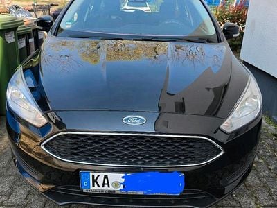 Gebraucht Ford Focus 105 PS (77 kW) 2015 Schwarz Kombi