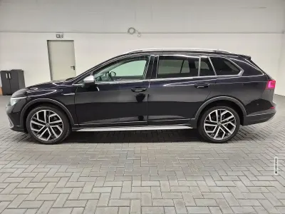 Gebraucht VW Golf Alltrack 200 PS (147 kW) 2021 Schwarz metallic Kombi